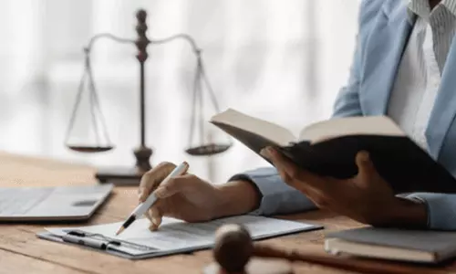 ഒമാനിൽ പ്രവാസികൾക്ക് ലീ​ഗൽ കൺ‌സൾട്ടൻസി ഓഫീസുകളിൽ കൺസൾട്ടന്റുമാരായി ജോലി ചെയ്യാം