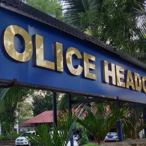 കാര്‍ പാര്‍ക്കിങ്ങിന്‍റെ പേരിൽ തര്‍ക്കം; തിരുവനന്തപുരം പൊലീസ് ആസ്ഥാനത്ത് തമ്മിലടിച്ച് പൊലീസുകാര്‍