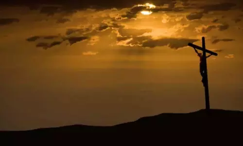 ഇന്ന് ദുഖവെള്ളി; ദേവാലയങ്ങളില്‍ പ്രത്യേക പ്രാര്‍ത്ഥന ചടങ്ങുകള്‍ നടക്കും