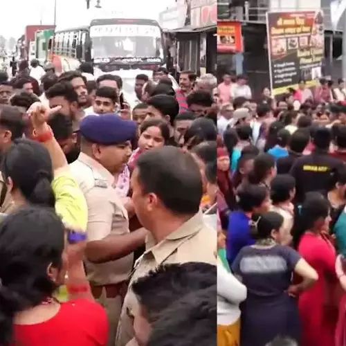 മതിയായ അളവിൽ ഗ്യാസില്ല, പരാതികളിൽ പരിഹാരം കാണാൻ അധികൃതർ തയ്യാറാകുന്നില്ല; ഡെറാഡൂണിൽ പ്രതിഷേധവുമായി തെരുവിലിറങ്ങി ജനങ്ങൾ