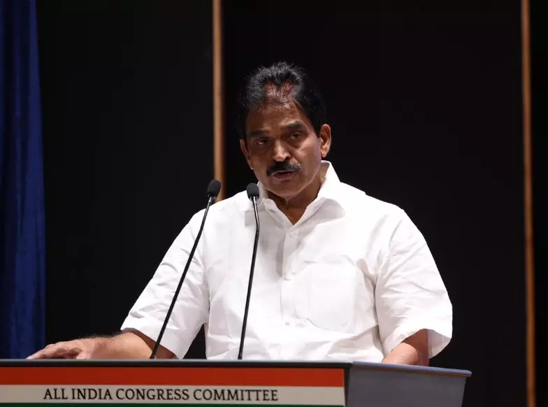 വയനാട് ഫണ്ട് തിരുവനന്തപുരം ധനലക്ഷ്മി ബാങ്കിൽ; ഒടുവിൽ മൗനം വെടിഞ്ഞ് കോൺഗ്രസ് വയനാട് ഫണ്ട് തിരുവനന്തപുരം ധനലക്ഷ്മി ബാങ്കിൽ; ഒടുവിൽ മൗനം വെടിഞ്ഞ് കോൺഗ്രസ്