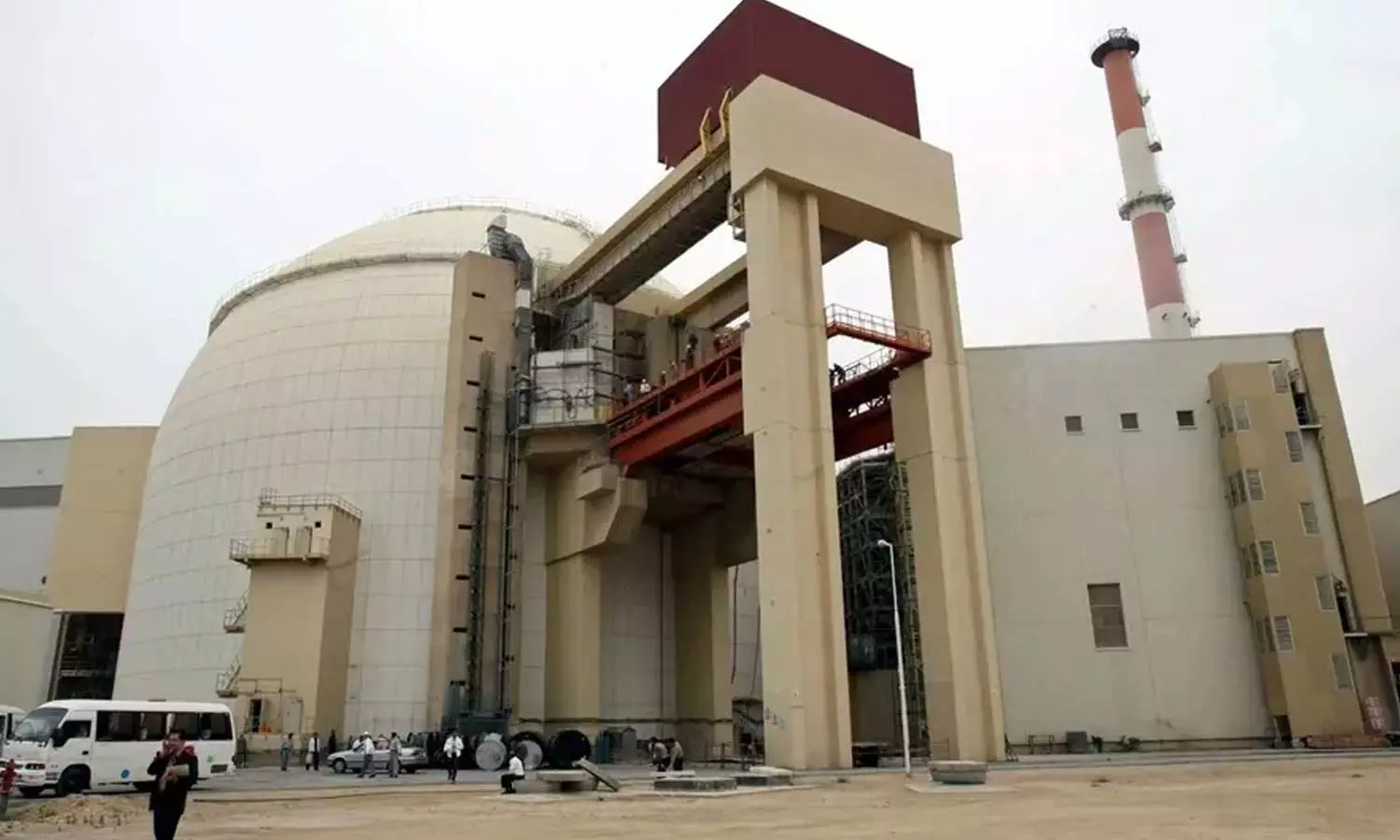 Projectile hits near Iran’s Bushehr nuclear facility Projectile hits near Iran’s Bushehr nuclear facility