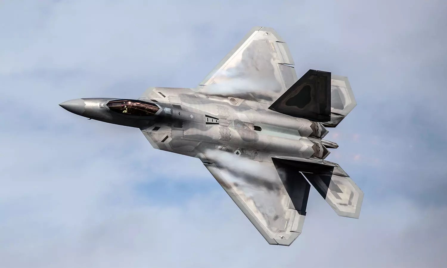 ഇറാൻ യുദ്ധത്തിൽ ഏഴ് യുഎസ് വിമാനങ്ങൾ തകർന്നതായി റിപ്പോർട്ട് ഇറാൻ യുദ്ധത്തിൽ ഏഴ് യുഎസ് വിമാനങ്ങൾ തകർന്നതായി റിപ്പോർട്ട്