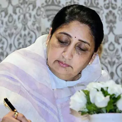 ബരാമതി ഉപതെരഞ്ഞെടുപ്പ്: മത്സരം ഒഴിവാക്കാനുള്ള സുനേത്രയുടെ ശ്രമം പാളി; സ്ഥാനാർഥിയെ പ്രഖ്യാപിച്ച് കോൺഗ്രസ്