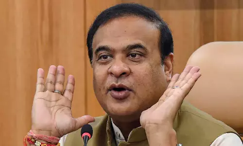 പത്‌നിയുടെ വിദേശ സ്വത്തുക്കൾ മറച്ചുവെച്ചു; ഹിമന്ത ബിശ്വ ശർമയുടെ സ്ഥാനാർഥിത്വം റദ്ദാക്കണമെന്ന് കോൺഗ്രസ്