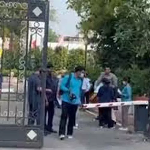 ഡൽഹി നിയമസഭയിൽ വൻ സുരക്ഷാവീഴ്ച: ബാരിക്കേഡുകൾ തകർത്ത് കാർ അകത്തുകയറി, സ്പീക്കറുടെ ഓഫീസിന് മുന്നിൽ പൂച്ചെണ്ട് വച്ച് കടന്നു കളഞ്ഞു