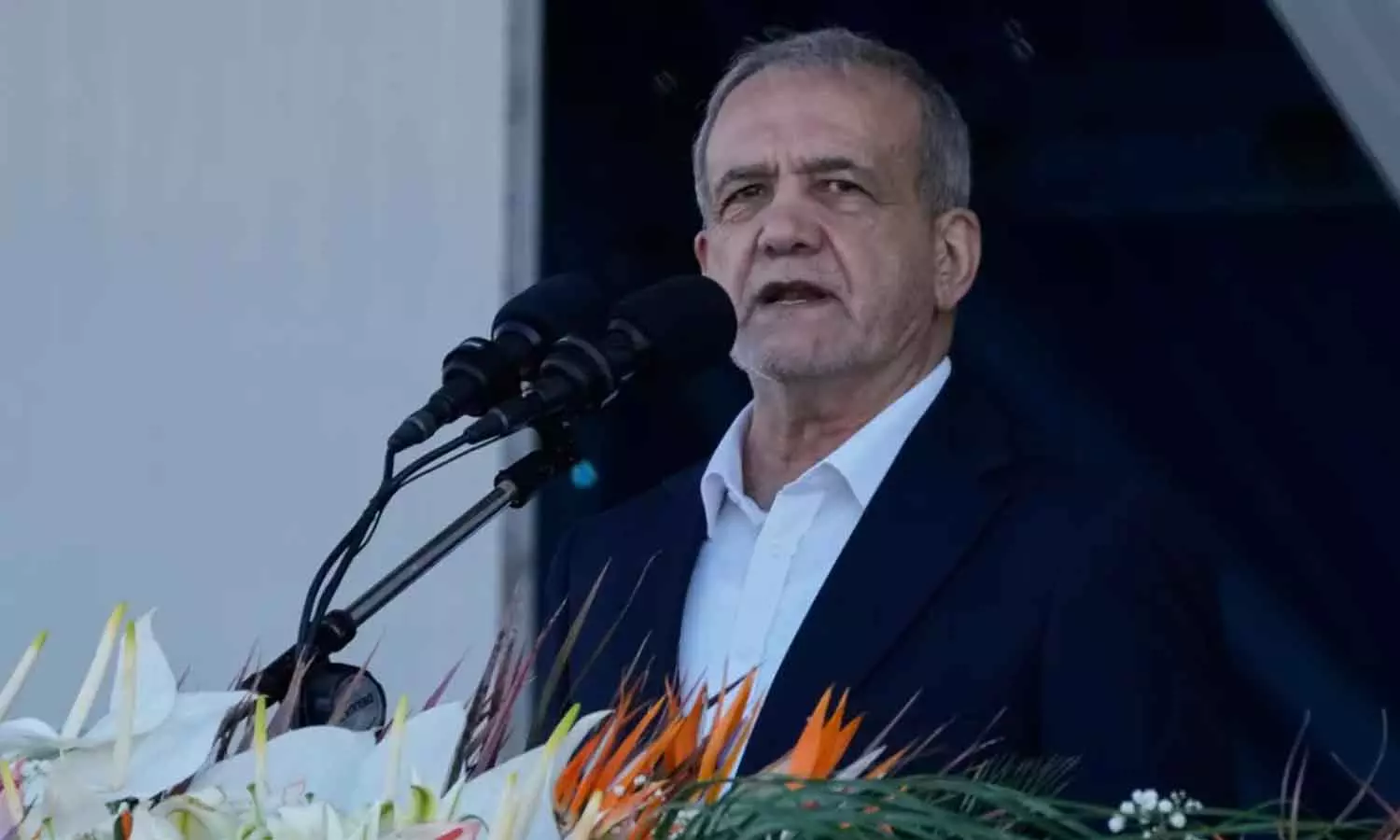 രാജ്യത്തിനായി ജീവൻ നൽകാൻ ഇറാനികൾ സന്നദ്ധർ: നിലപാട് വ്യക്തമാക്കി മസ്ഊദ് പെസഷ്കിയാൻ രാജ്യത്തിനായി ജീവൻ നൽകാൻ ഇറാനികൾ സന്നദ്ധർ: നിലപാട് വ്യക്തമാക്കി മസ്ഊദ് പെസഷ്കിയാൻ