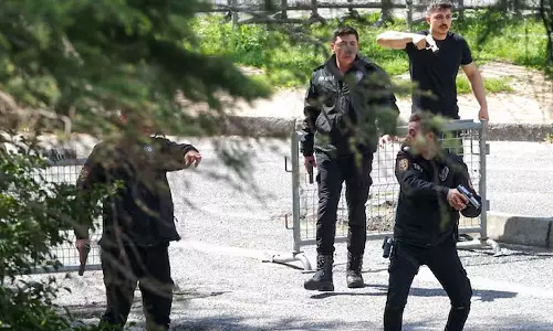 തുര്‍ക്കിയിലെ ഇസ്രായേൽ കോൺസുലേറ്റിന് സമീപം വെടിവെപ്പ്; ആക്രമണകാരികളെ വധിച്ചു