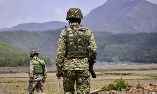 മണിപ്പൂരില്‍ വീണ്ടും സംഘര്‍ഷം; ജനക്കൂട്ടത്തെ പിരിച്ചുവിടാന്‍ സിആര്‍പിഎഫ് നടത്തിയ വെടിവെപ്പില്‍ രണ്ട് പേര്‍ കൊല്ലപ്പെട്ടു