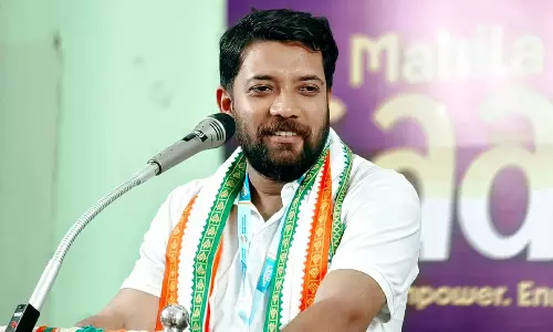 വോട്ടർമാർക്ക് പണം നൽകുന്ന തെളിവ് വന്നിട്ടും ശോഭ സുരേന്ദ്രൻ ന്യായീകരിക്കുകയാണ്, പാലക്കാട്ടെ ജനങ്ങൾ വിലയിരുത്തും: ഷാഫി പറമ്പിൽ