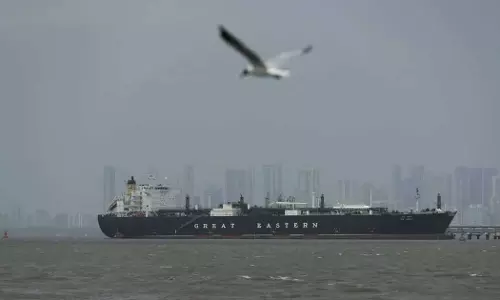 ഹോർമുസിൽ സഞ്ചരിക്കേണ്ട ട്രാക്ക് പുറത്തിറക്കി ഐ.ആർ.ജി.സി