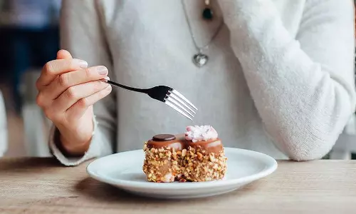 ഭക്ഷണം കഴിഞ്ഞാലുടൻ മധുരം കഴിക്കാനുള്ള കൊതിയുണ്ടോ? ഈ പോഷകത്തിന്റെ കുറവാകാം!