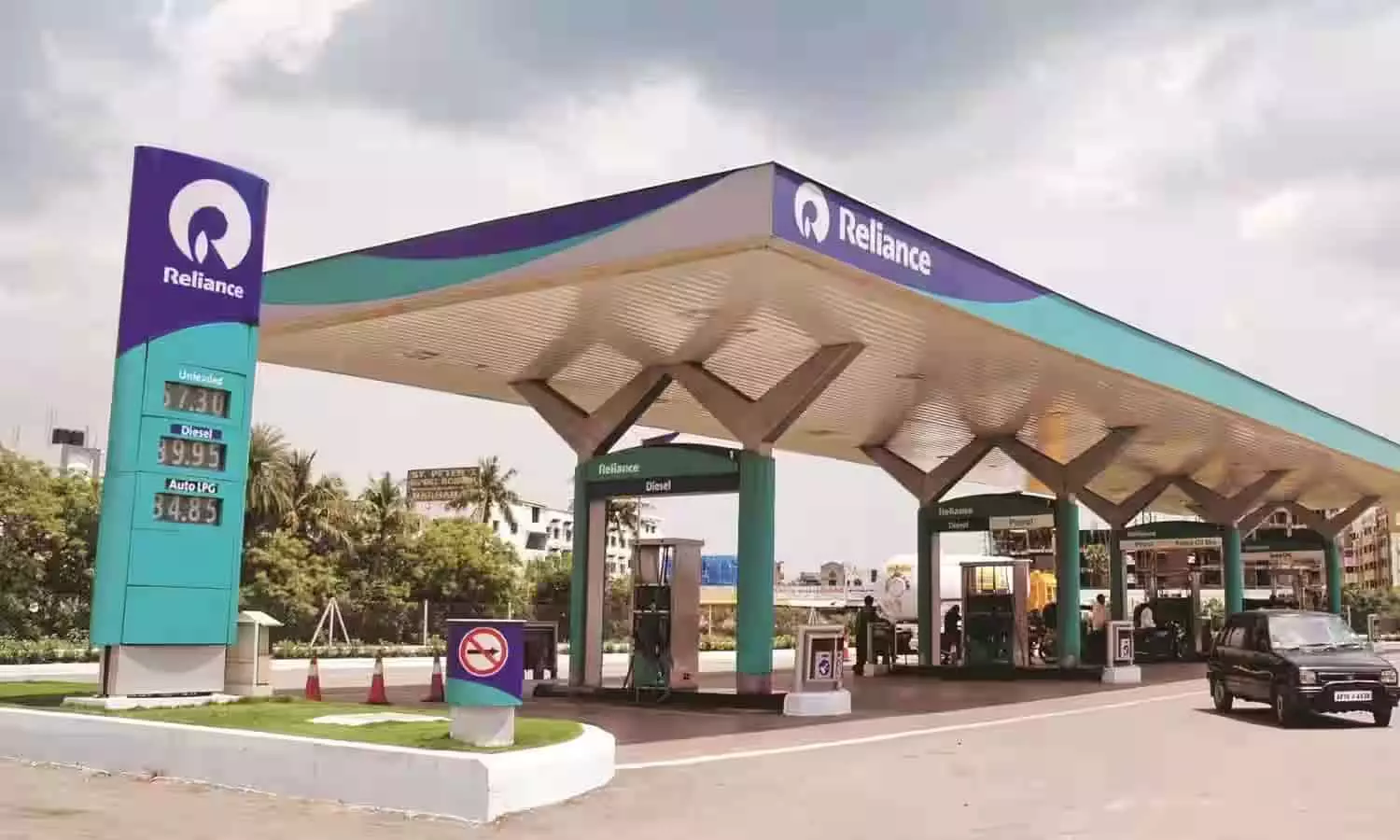 വാഹനത്തിന് ഒരു തവണ പരമാവധി 1000 രൂപയുടെ ഇന്ധനം; റിലയൻസ് പമ്പുകളിൽ നിയന്ത്രണം വാഹനത്തിന് ഒരു തവണ പരമാവധി 1000 രൂപയുടെ ഇന്ധനം; റിലയൻസ് പമ്പുകളിൽ നിയന്ത്രണം