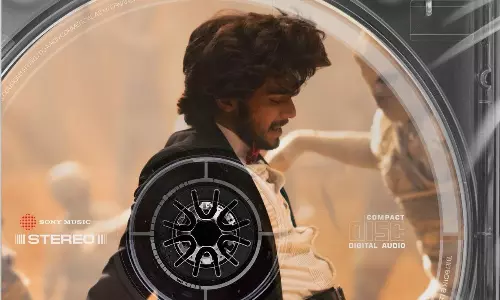 അപ്ന ഫ്രൈഡേ ആയേഗാ, വൻലുക്കിലും സ്റ്റൈലിലും നസ്‌ലെൻ; മോളിവുഡ് ടൈംസിലെ ഗാനം പുറത്ത്