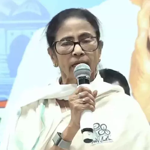 പാമ്പിനെപ്പോലും വിശ്വസിക്കാം, ബിജെപിയെ അരുത്; രൂക്ഷ വിമർശനവുമായി മമത ബാനർജി