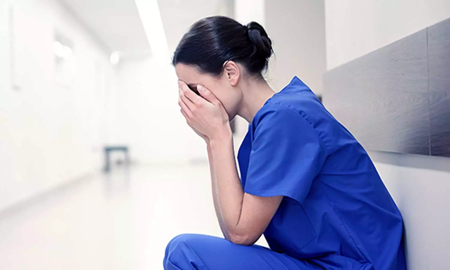 സഹപ്രവർത്തകൻ ആൻ്റി എന്ന് വിളിച്ചു; ഇന്ത്യൻ നഴ്സിന് നഷ്ടപരിഹാരം അനുവദിച്ച് കോടതി സഹപ്രവർത്തകൻ ആൻ്റി എന്ന് വിളിച്ചു; ഇന്ത്യൻ നഴ്സിന് നഷ്ടപരിഹാരം അനുവദിച്ച് കോടതി