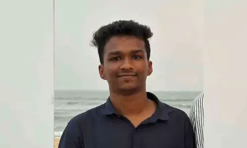 ജാതിയധിക്ഷേപത്തെ തുടർന്ന് വിദ്യാർഥിയുടെ മരണം; കണ്ണൂർ അഞ്ചരക്കണ്ടി മെഡിക്കൽ കോളജിലെ രണ്ട് അധ്യാപകർക്ക് സസ്പെൻഷൻ