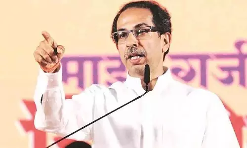 സ്ത്രീകൾക്കെതിരായ അതിക്രമങ്ങളിൽ മഹാരാഷ്ട്ര സർക്കാർ മതം നോക്കിയാണ് നിലപാട് സ്വീകരിക്കുന്നതെന്ന് ശിവസേന ഉദ്ധവ് വിഭാഗം