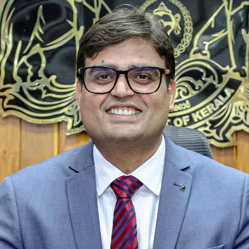 സ്ട്രോങ്ങ് റൂമുകൾ തുറക്കാൻ നിർദേശം നൽകിയെന്ന ആരോപണം അടിസ്ഥാനരഹിതം; യുഡിഎഫ് വാദത്തിന് മറുപടിയുമായി മലപ്പുറം ജില്ലാ കലക്ടർ