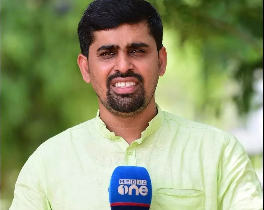 ശോഭാ സുരേന്ദ്രന്റെ വോട്ടിന് നോട്ട് വാര്ത്ത; മീഡിയവൺ റിപ്പോര്ട്ടര്ക്ക് ബിജെപി-ആര്എസ്എസ് ഭീഷണി ശോഭാ സുരേന്ദ്രന്റെ വോട്ടിന് നോട്ട് വാര്ത്ത; മീഡിയവൺ റിപ്പോര്ട്ടര്ക്ക് ബിജെപി-ആര്എസ്എസ് ഭീഷണി