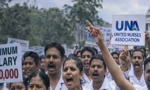 nurse protest ends in calicut after salary hike