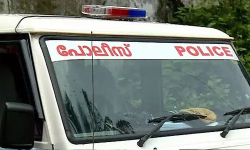 ബ്രേക്കപ്പായി; സമ്മാനമായി നൽകിയ ബൈക്ക് തിരികെ നൽകാത്തതിന് യുവാവിനെ കുത്തിപ്പരിക്കേൽപ്പിച്ച് പെണ്‍സുഹൃത്തും സംഘവും