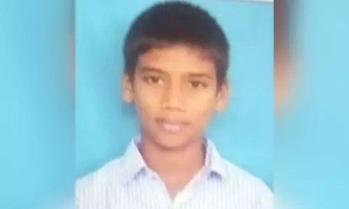 ക്രിക്കറ്റ് കളിക്കിടെ വൈദ്യുതാ​ഘാതമേറ്റ് പതിനഞ്ചുകാരൻ മരിച്ചു