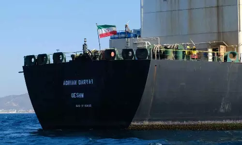 ഹോര്‍മുസിലൂടെ കപ്പൽ പോകുന്നില്ലെന്ന് അമേരിക്ക, കടന്നെന്ന് ഇറാൻ