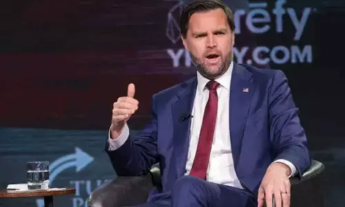 വംശഹത്യക്ക് യേശുക്രിസ്തുവിന്റെ പിന്തുണയില്ല; ജെ.ഡി വാൻസിനെതിരെ പ്രതിഷേധം, ബൈഡനെ കുറ്റപ്പെടുത്തി മറുപടി