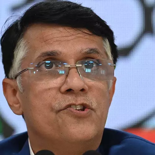 അസം മുഖ്യമന്ത്രിയുടെ ഭാര്യക്കെതിരായ ആരോപണം; കോണ്‍ഗ്രസ് വക്താവ് പവന്‍ ഖേഡക്ക് തിരിച്ചടി, മുന്‍കൂര്‍ ജാമ്യം സുപ്രിംകോടതി സ്റ്റേ ചെയ്തു