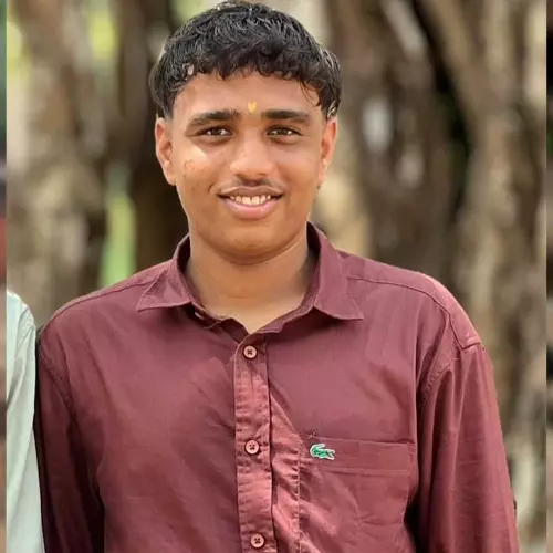 കൂട്ടുകാര്‍ക്കൊപ്പം പടക്കം പൊട്ടിക്കുന്നതിനിടെ ഗുണ്ട് പൊട്ടിത്തെറിച്ചു; കൊയിലാണ്ടിയില്‍ വിദ്യാര്‍ഥിക്ക് ദാരുണാന്ത്യം