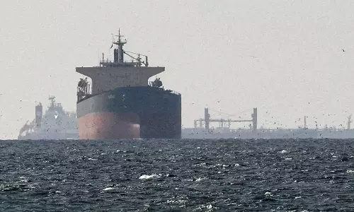 ഹോര്‍മുസ് തുറന്നതോടെ കപ്പൽപാത വീണ്ടും സജീവം; മണിക്കൂറുകള്‍ക്കുള്ളില്‍ കടന്നുപോയത് ഇരുപതിലേറെ കപ്പലുകള്‍