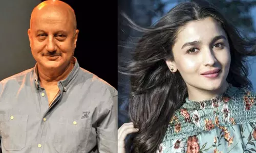 സ്വന്തം വീട് 9 കോടിക്ക് ആലിയ ഭട്ടിന് വിറ്റു, 10 വര്‍ഷമായി വാടകവീട്ടിൽ ; ആരെയും അമ്പരപ്പിക്കും അനുപം ഖേറിന്‍റെ ജീവിതം