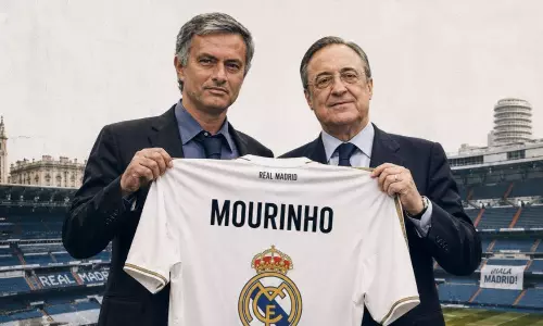 പെരസിന് മൗറീന്യോ മതി; പോർച്ചുഗീസ് പരിശീലകനെ തിരികെയെത്തിക്കാൻ റയൽ പ്രസിഡന്റ് ഫ്ലോറന്റീനോ പെരസ്