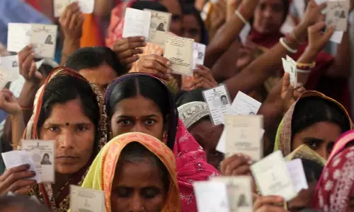 മമതയും സുവേന്ദുവും നേർക്കുനേർ; ബംഗാളിൽ അവസാനഘട്ട വോട്ടെടുപ്പ് ഇന്ന്