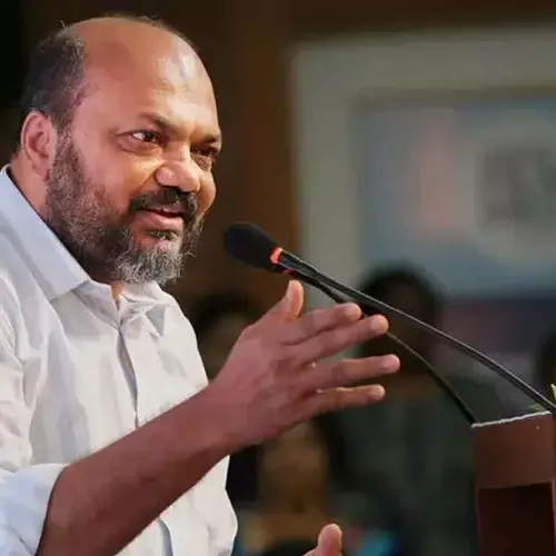 ഒപ്പം നിന്നില്ല; കളമശ്ശേരിയില്‍ സ്വന്തം ബൂത്തിലും പിന്നിലായി പി. രാജീവ്