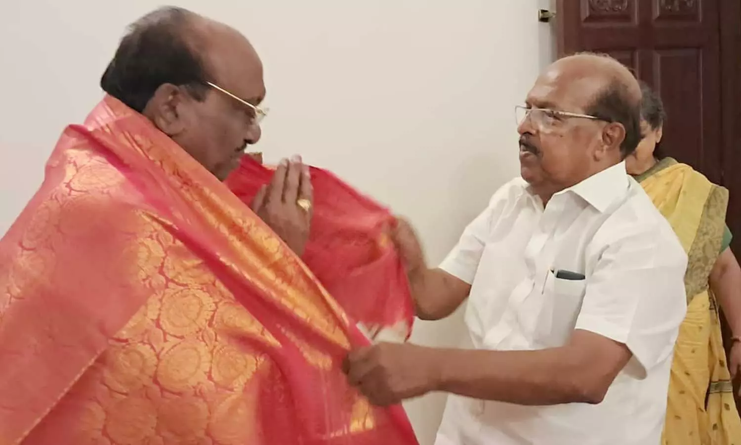 G Sudhakaran visits vellappally nateshan G Sudhakaran visits vellappally nateshan