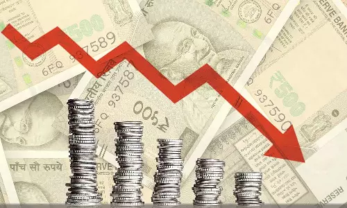Rupee in decline; Gulf currencies see record gains in exchange rates Rupee in decline; Gulf currencies see record gains in exchange rates