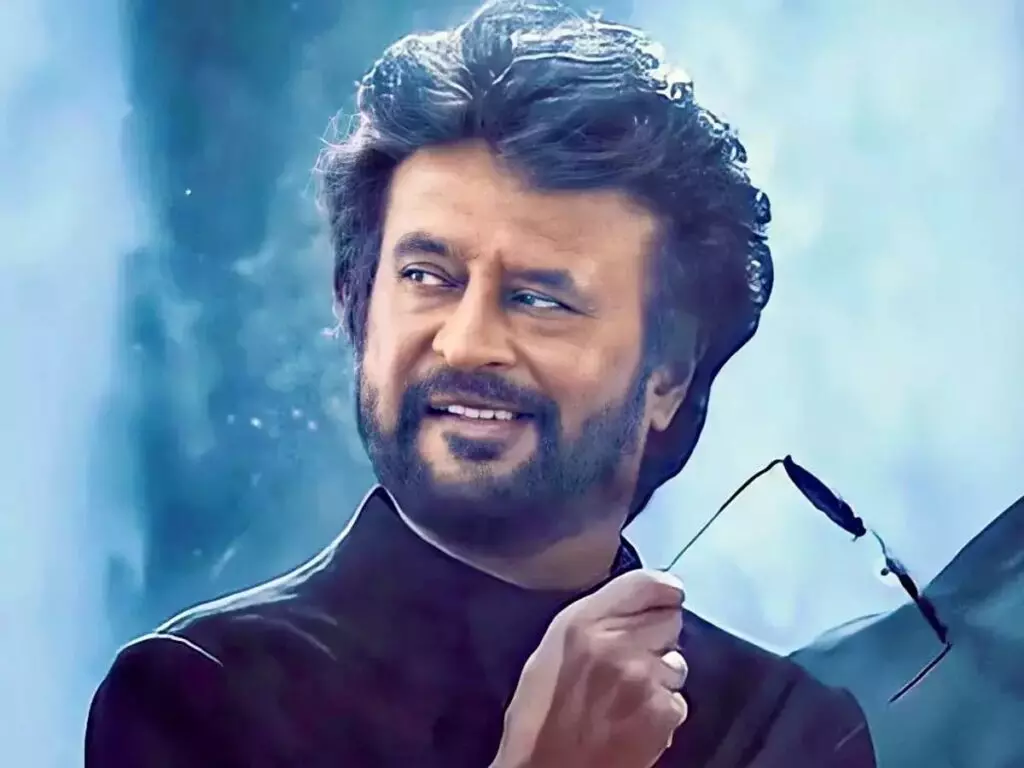 കൈ വീശി കാണിച്ചിട്ടും ഒരാൾ പോലും തിരിഞ്ഞുനോക്കിയില്ല; തന്റെ അഹങ്കാരം തകർത്ത നിമിഷത്തെക്കുറിച്ച് രജനികാന്ത് കൈ വീശി കാണിച്ചിട്ടും ഒരാൾ പോലും തിരിഞ്ഞുനോക്കിയില്ല; തന്റെ അഹങ്കാരം തകർത്ത നിമിഷത്തെക്കുറിച്ച് രജനികാന്ത്