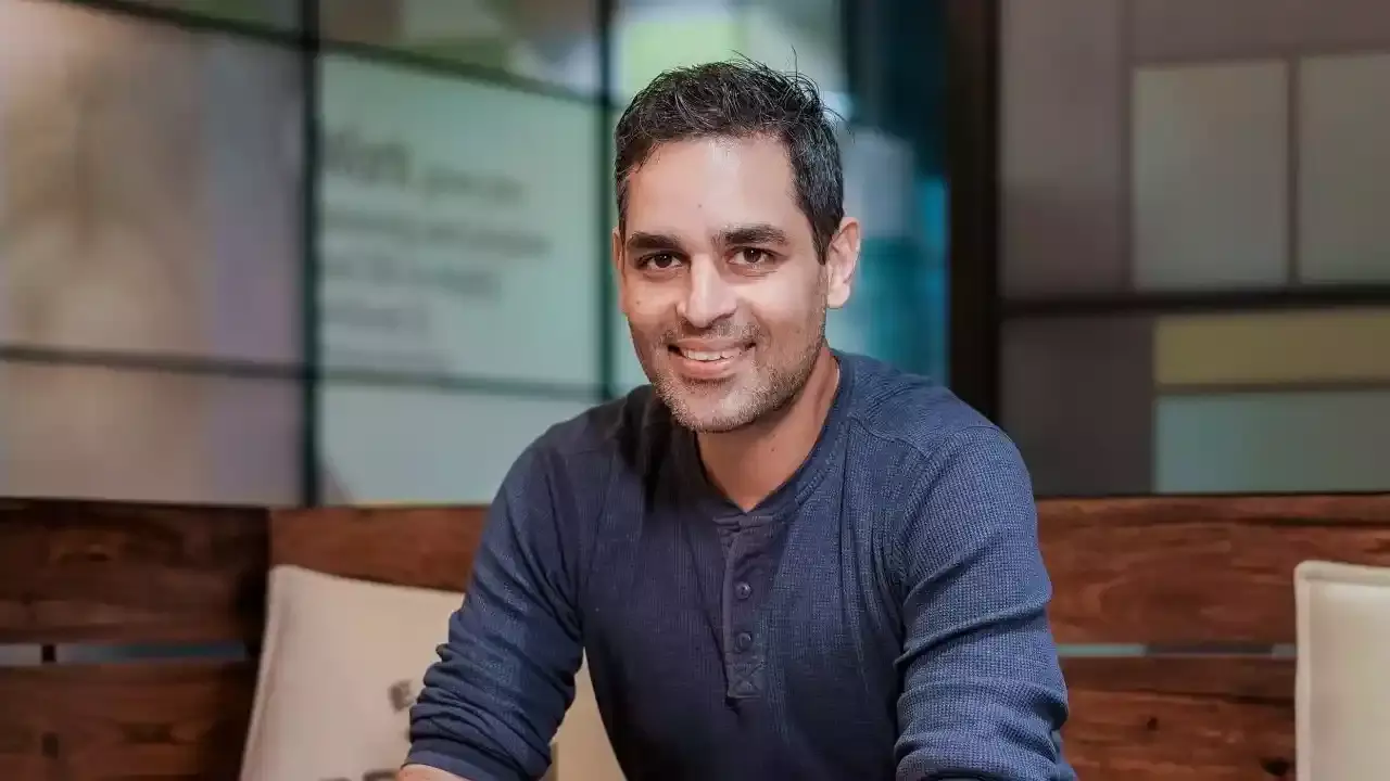 100 കോടി വരുമാനമുള്ള ബിസിനസ് പൂട്ടി വ്യവസായി; കാരണമിതാണ് 100 കോടി വരുമാനമുള്ള ബിസിനസ് പൂട്ടി വ്യവസായി; കാരണമിതാണ്