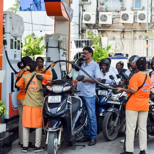 ഇന്ധന പ്രതിസന്ധി; തിങ്കളും വെള്ളിയും സുപ്രിംകോടതി ഓൺലൈനിലേക്ക്, പകുതിയോളം ജീവനക്കാർക്ക് വീട്ടിലിരുന്ന് ജോലി ചെയ്യാൻ അനുമതി