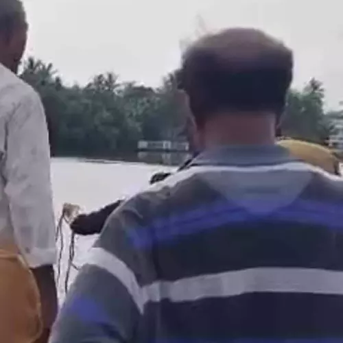 എറണാകുളം നെട്ടൂ‍ർ കായലിൽ കുളിക്കാൻ ഇറങ്ങിയ വിദ്യാർഥി മുങ്ങി മരിച്ചു
