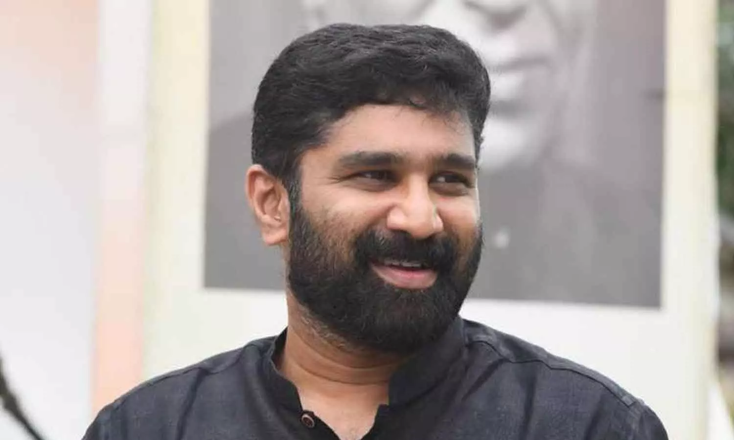 തൃത്താലയുടെ എംഎൽഎ: യുഡിഎഫ് മന്ത്രിപ്പട്ടികയ്ക്ക് പിന്നാലെ വി.ടി ബൽറാം തൃത്താലയുടെ എംഎൽഎ: യുഡിഎഫ് മന്ത്രിപ്പട്ടികയ്ക്ക് പിന്നാലെ വി.ടി ബൽറാം