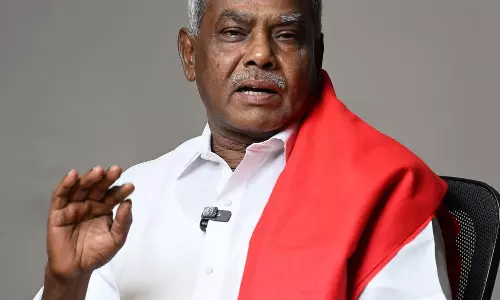 അണ്ണാ ഡിഎംകെയെ മന്ത്രിസഭയിൽ ഉൾപ്പെടുത്തിയാൽ പിന്തുണ പിൻവലിക്കും; വിജയിക്ക് സിപിഎമ്മിന്റെ മുന്നറിയിപ്പ്