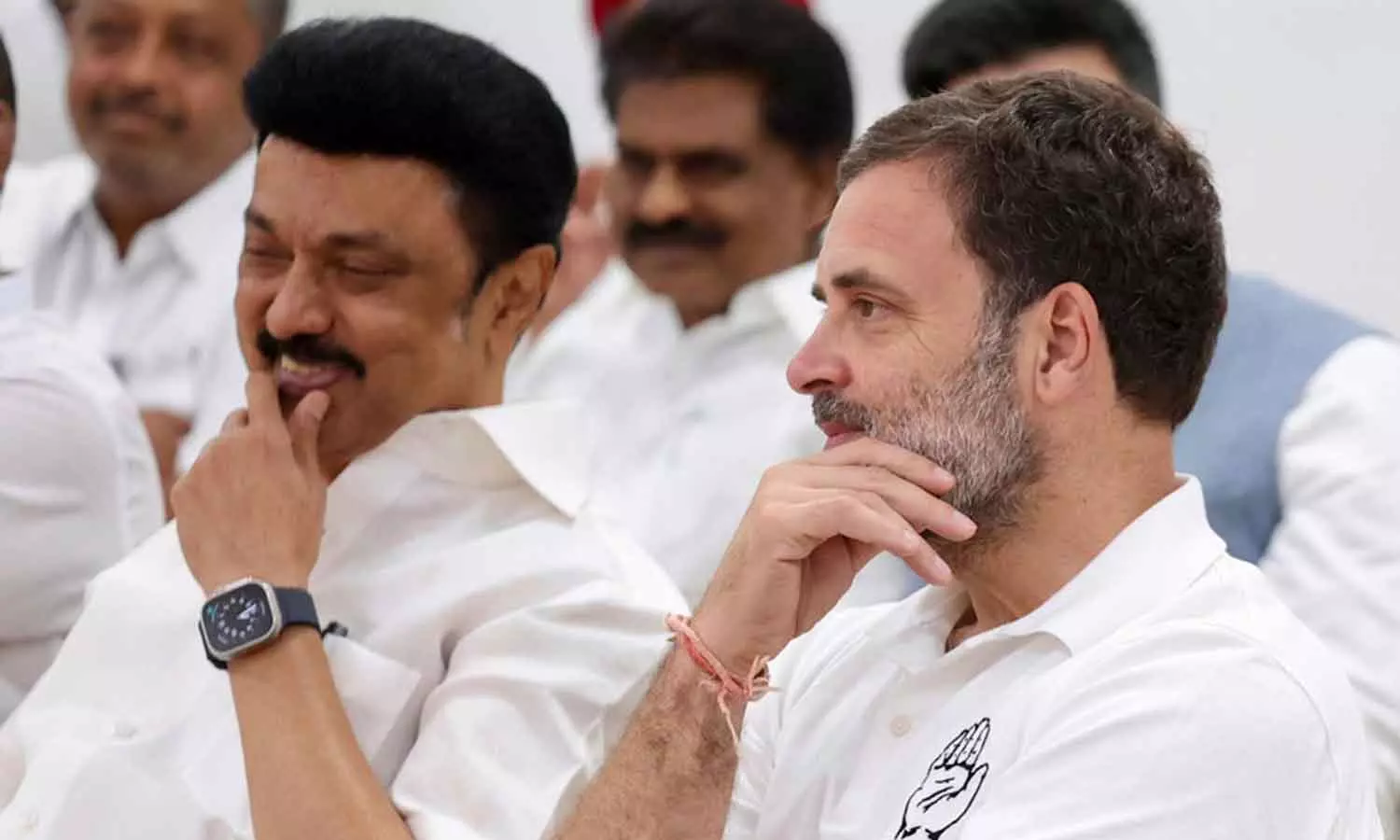 തമിഴ്നാട്ടിലെ കോൺഗ്രസ്- ഡിഎംകെ ഭിന്നത ദേശീയ തലത്തിൽ മുതലെടുക്കാനുള്ള നീക്കവുമായി ബിജെപി തമിഴ്നാട്ടിലെ കോൺഗ്രസ്- ഡിഎംകെ ഭിന്നത ദേശീയ തലത്തിൽ മുതലെടുക്കാനുള്ള നീക്കവുമായി ബിജെപി
