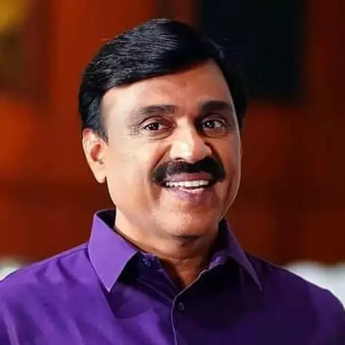 ഹാജർ വിളിക്കുമ്പോൾ യെസ് സാറിന് പകരം ജയ് ശ്രീറാം എന്ന് പറയണം; യത്നാലിന്റെ ആഹ്വാനത്തെ പിന്തുണച്ച് ബിജെപി എംഎൽഎ ജനാർദ്ദന റെഡ്ഡി