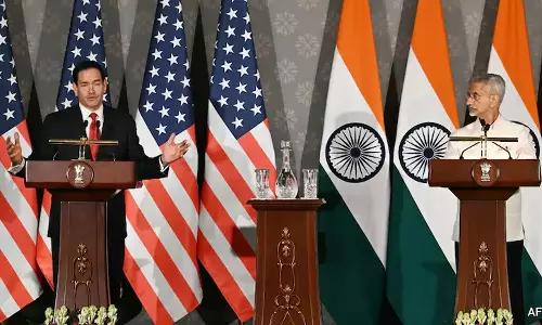 ഏതാനും മണിക്കൂറുകൾക്കുള്ളിൽ സന്തോഷവാർത്ത: ഇറാൻ യുദ്ധത്തിൽ സുപ്രധാന പ്രഖ്യാപനവുമായി മാർക്കോ റൂബിയോ ഏതാനും മണിക്കൂറുകൾക്കുള്ളിൽ സന്തോഷവാർത്ത: ഇറാൻ യുദ്ധത്തിൽ സുപ്രധാന പ്രഖ്യാപനവുമായി മാർക്കോ റൂബിയോ