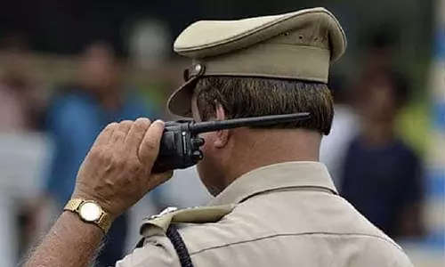 മോശം ഉദ്ദേശത്തോടെ വനിതാ പൊലീസിന് സന്ദേശമയച്ചെന്ന പരാതി; ഐപിഎസ് ഉദ്യോഗസ്ഥനെതിരെ തുടർനടപടിയില്ല മോശം ഉദ്ദേശത്തോടെ വനിതാ പൊലീസിന് സന്ദേശമയച്ചെന്ന പരാതി; ഐപിഎസ് ഉദ്യോഗസ്ഥനെതിരെ തുടർനടപടിയില്ല