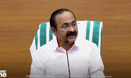 മലയിടംതുരുത്ത് കുടിയൊഴിപ്പിക്കലിൽ കൂടുതൽ ഉത്തരവ് നടപ്പാക്കിയാലും എട്ട് കുടുംബങ്ങൾ വഴിയാധാരമാകില്ല, സർക്കാർ സംരക്ഷണമൊരുക്കും: മുഖ്യമന്ത്രി