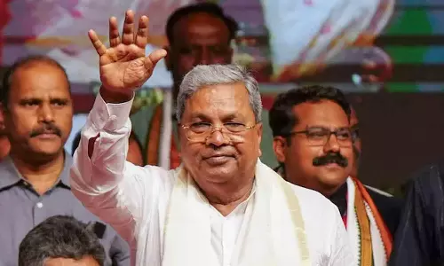 2029 ലെ ആ ലക്ഷ്യത്തിന് ഡൽഹിയിൽ വേണം; സിദ്ധരാമയ്യയെ മുന്നിൽ നിർത്തിയുള്ള കോൺഗ്രസ് തന്ത്രം ഇതാണ് 2029 ലെ ആ ലക്ഷ്യത്തിന് ഡൽഹിയിൽ വേണം; സിദ്ധരാമയ്യയെ മുന്നിൽ നിർത്തിയുള്ള കോൺഗ്രസ് തന്ത്രം ഇതാണ്